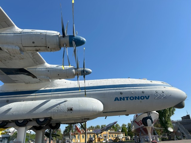 Antonov 22