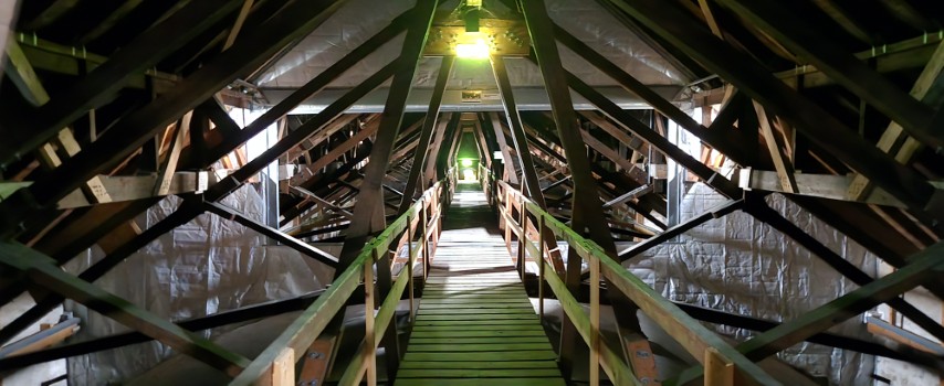 Dom Dachstuhl - Übergang