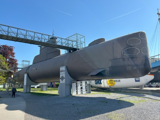 U9